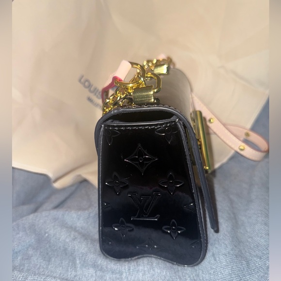 Elegant Black and Gold Designer Inspired  Handbag - Picture 4 of 15